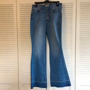 Sofia Vergara flare jeans 6 short